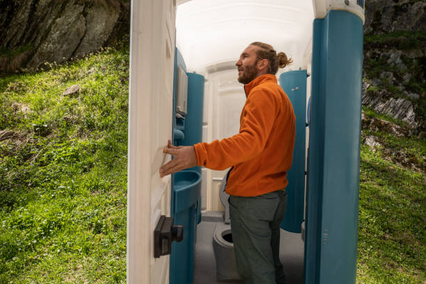 Portable bathroom rental in Shelbina, MO